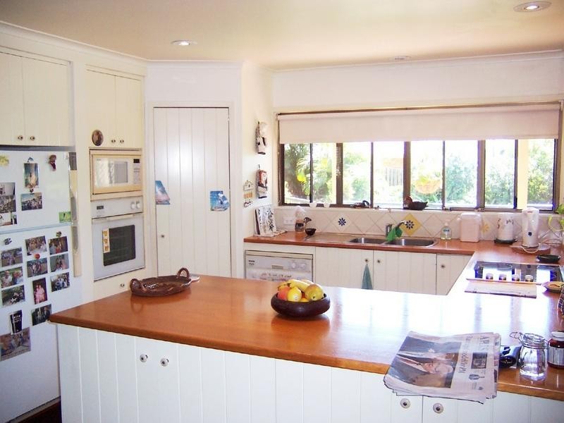 38 Pinkwood St, Bellbowrie QLD 4070